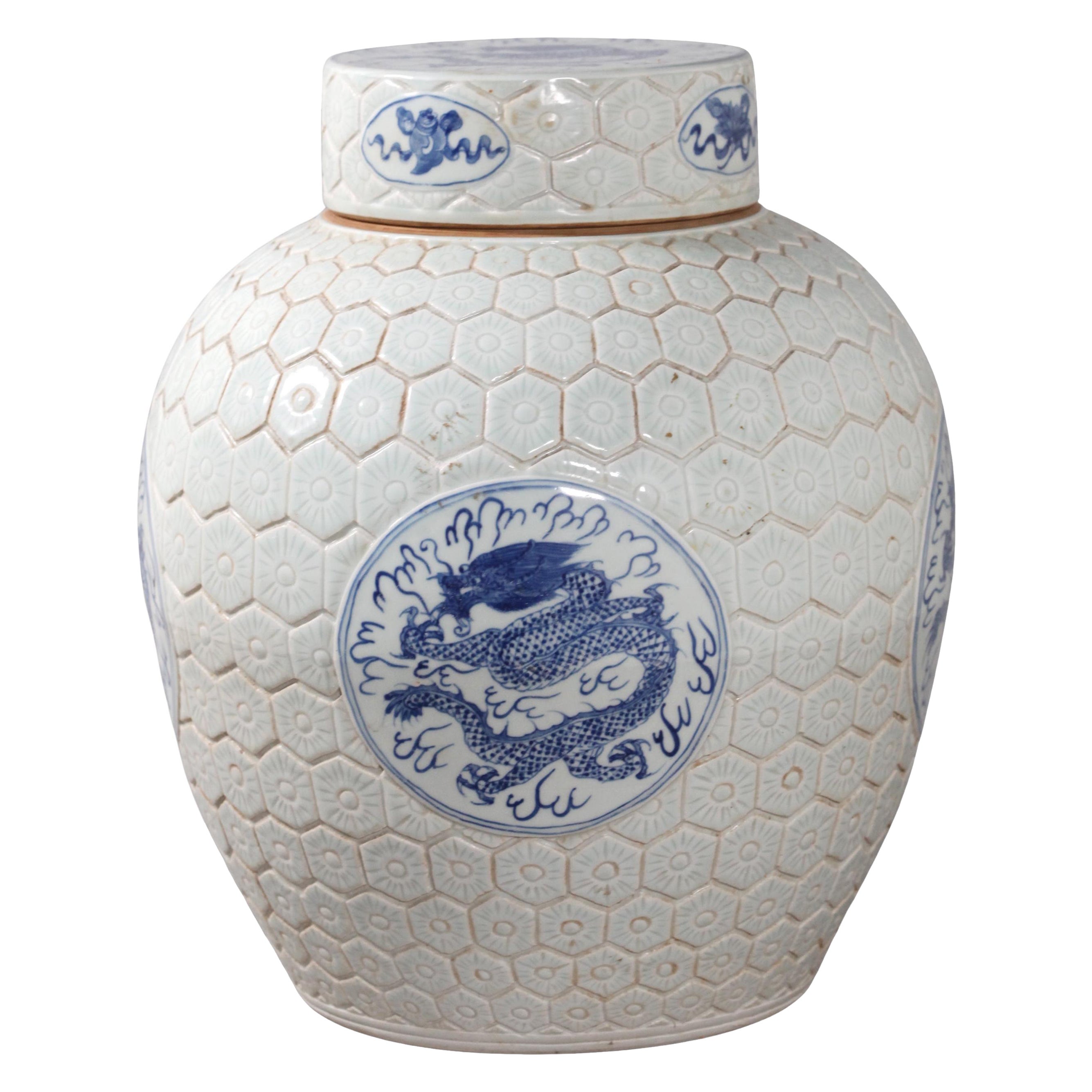 grande vaso cinese con coperchio in porcellana bianca e blu