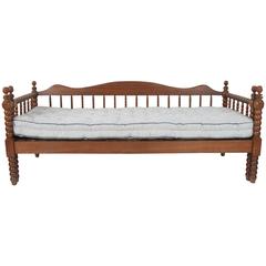 Used American Spindle Daybed with Pull-Out Trundle