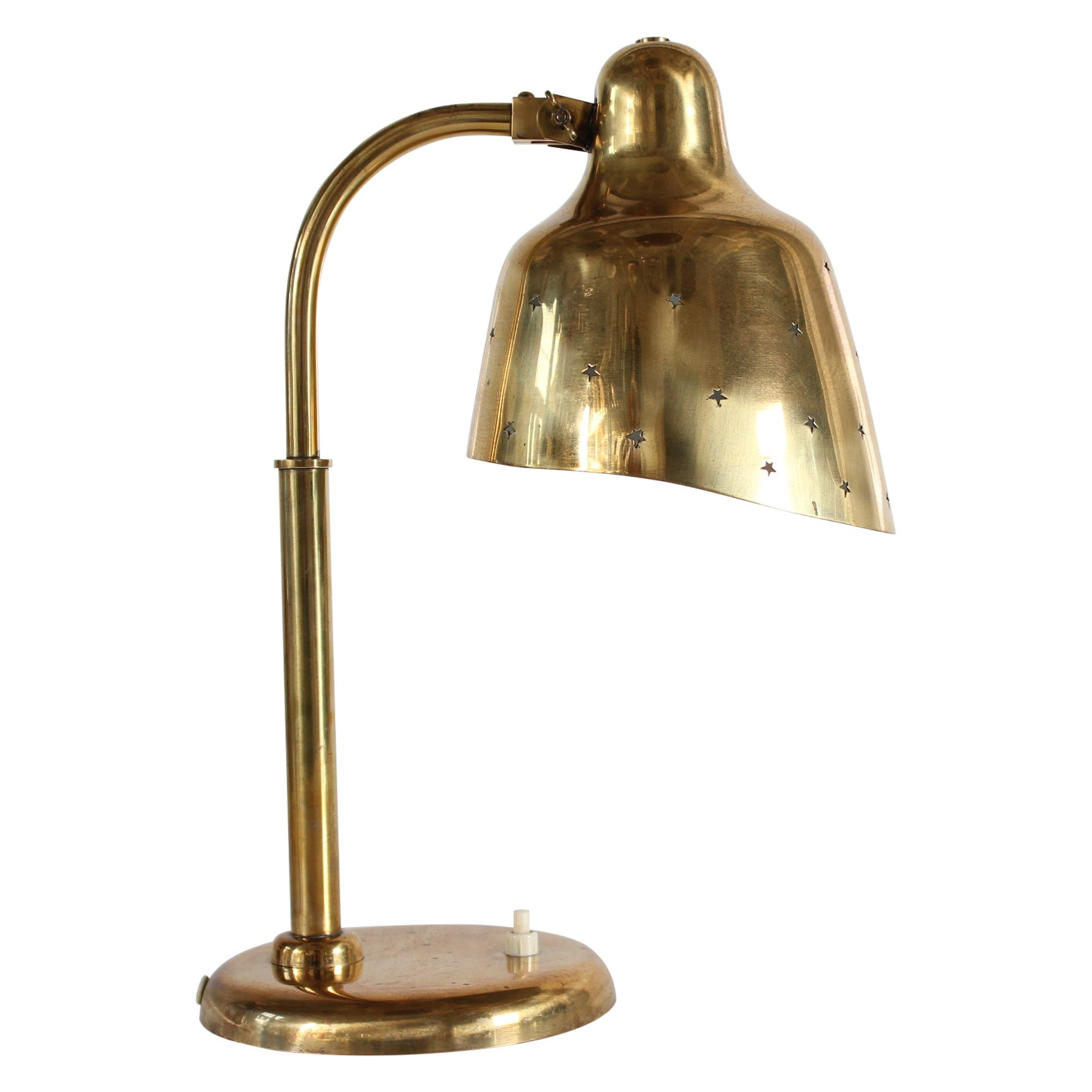 Lampada da scrivania flessibile in stile Paavo Tynell in ottone con patina Scandinavia anni '1930