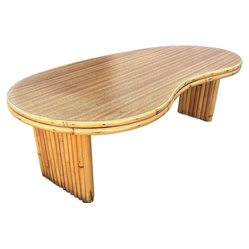 Restaurierter Biomorpher Couchtisch aus gestapeltem Rattan mit Formica-Platte aus der Mitte des Jahrhunderts