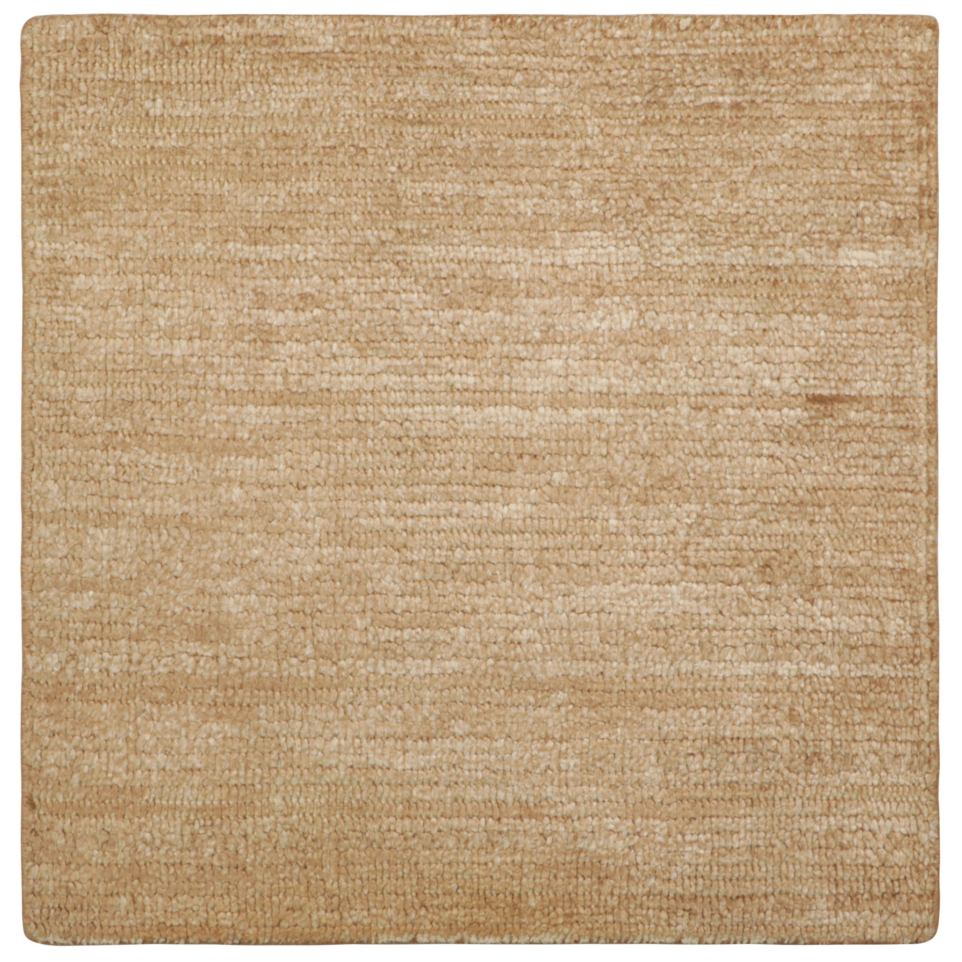 Échantillon de tapis texturé sur mesure de Rug & Kilim dans les tons beige, taupe et blanc crème