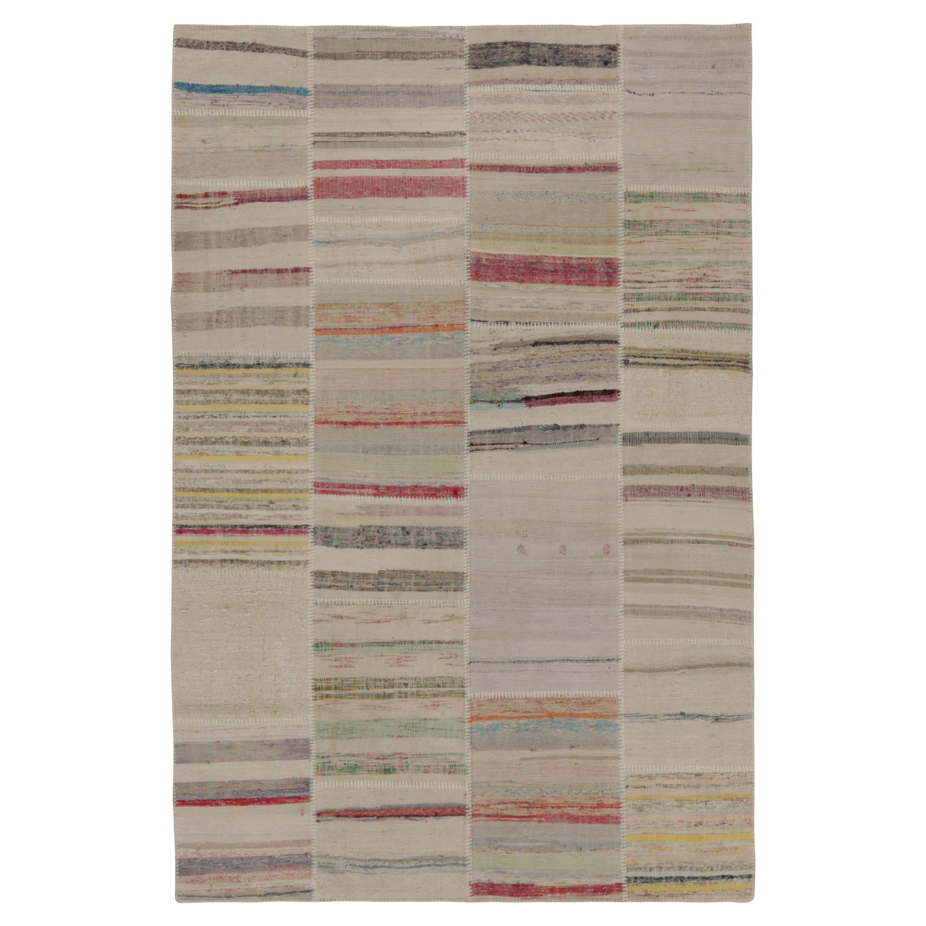 Rug & Kilim's Patchwork Kilim in Polychromatic Stripes (Kilim en patchwork à rayures polychromes)