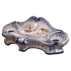 19. Jahrhundert Französisch Louis XV handbemaltes Fayence-Tintenfass im Delfter Stil, Vide-Poche