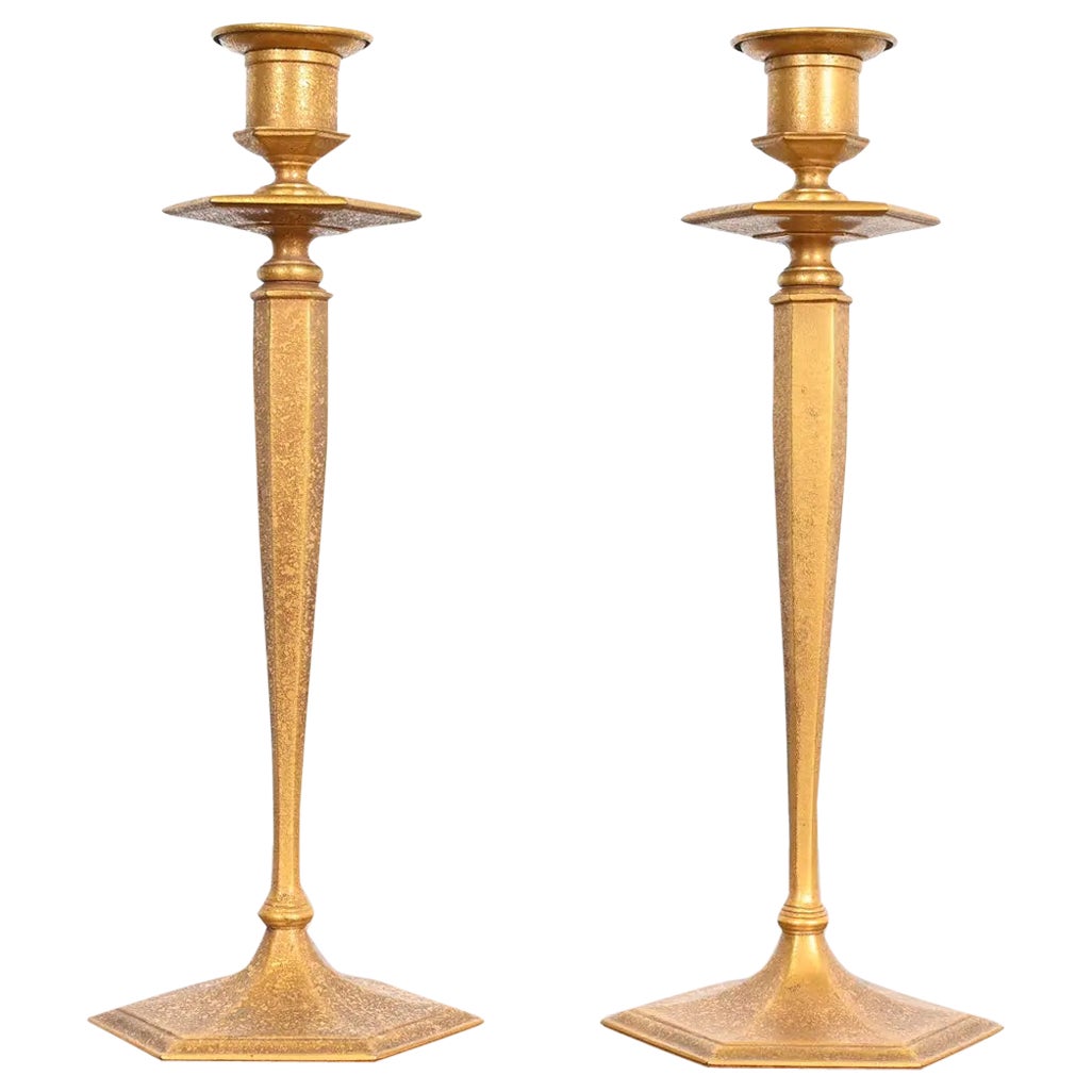 Tiffany Studios New York Bronze Doré Kerzenleuchter, Paar