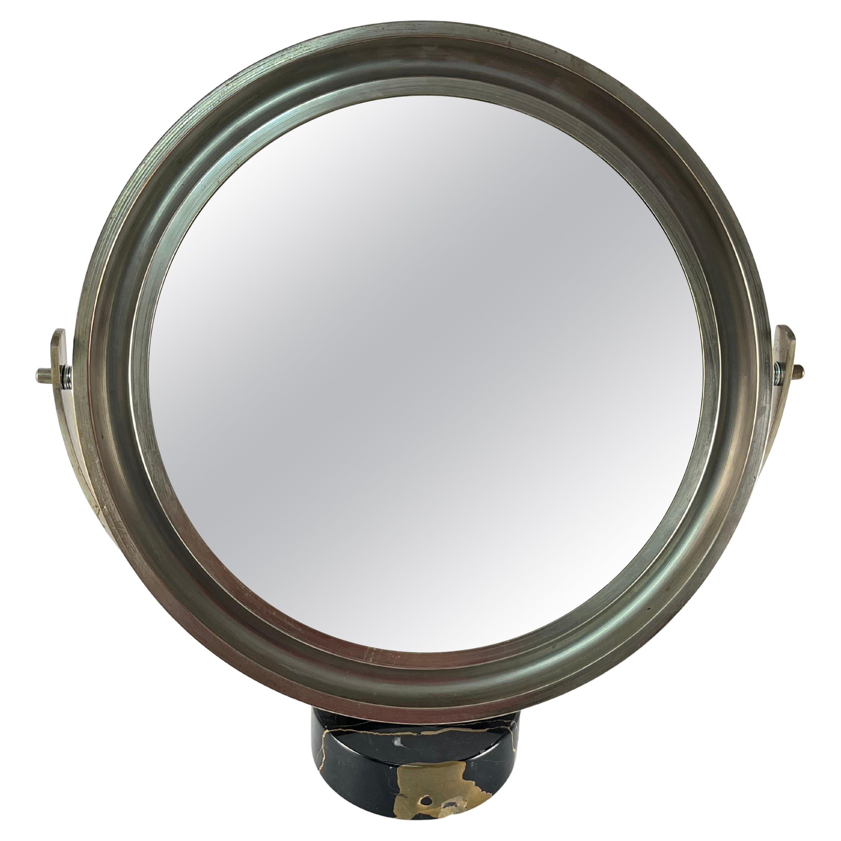 Specchio da tavolo inclinabile Narciso di Sergio Mazza per Artemide, anni '60.