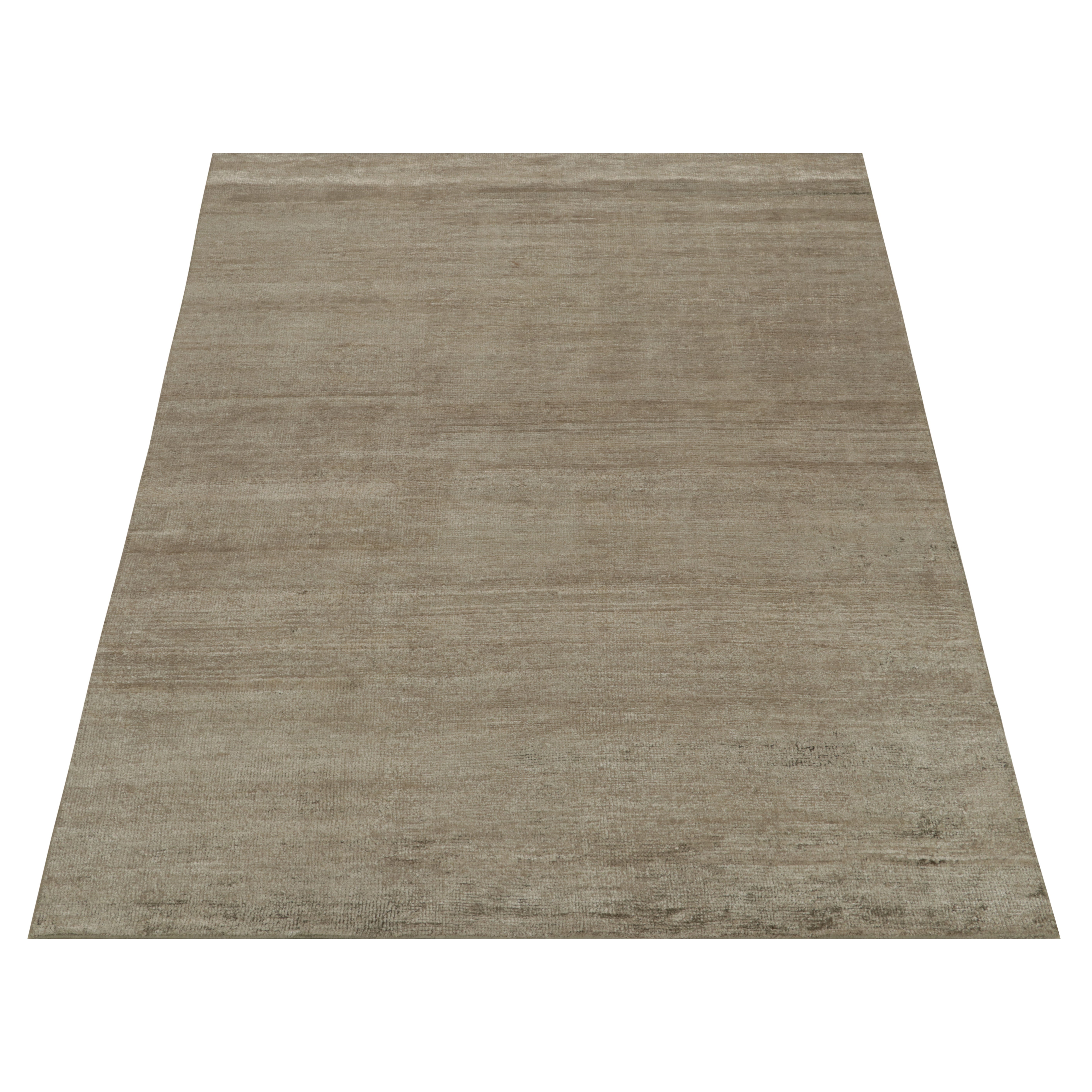 Rug & Kilim's Solid Gray Rug in Tone-on-tone Hand-Knotted Silk Striae (Tapis gris uni à rayures de soie ton sur ton)