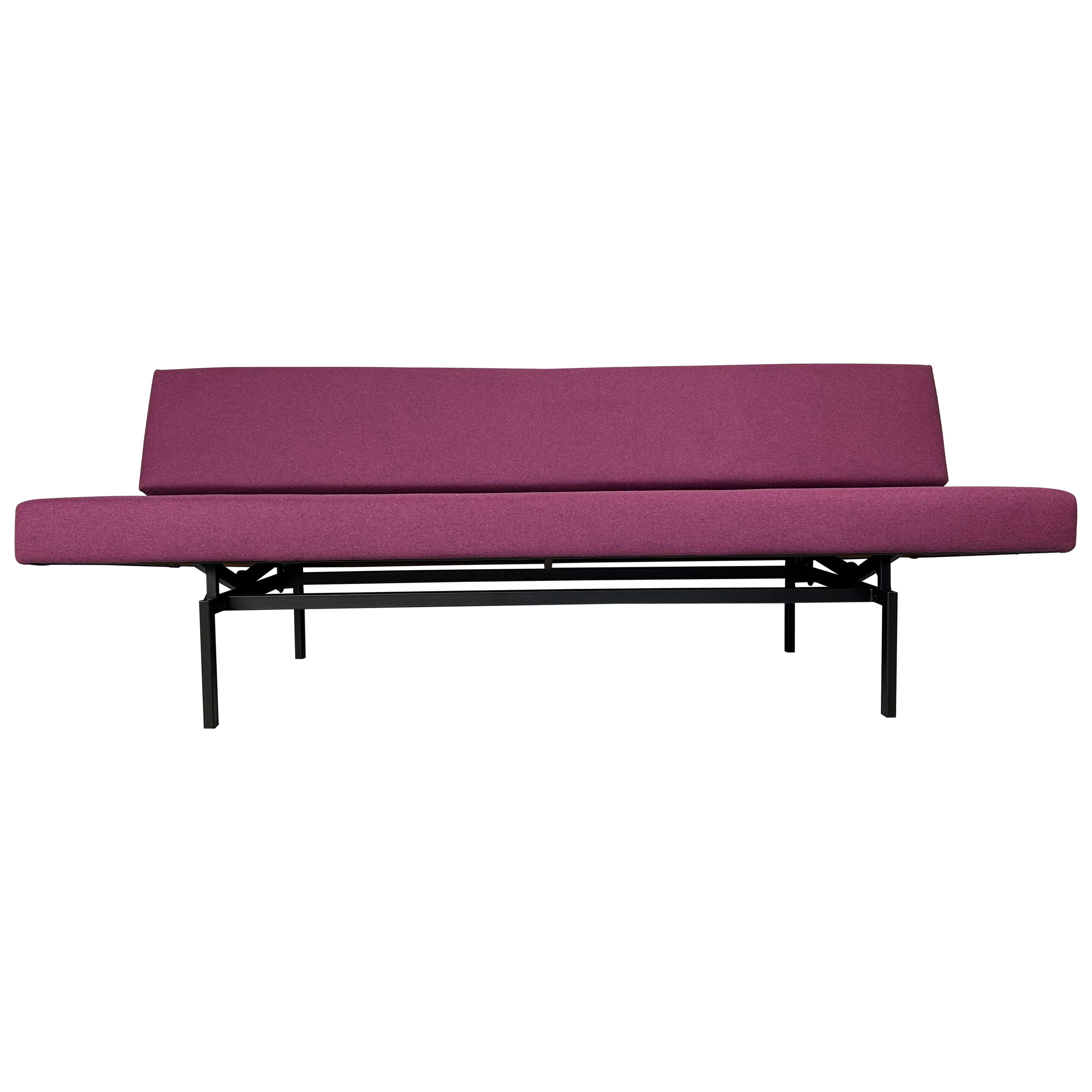 Gijs Van Der Sluis Eggplant colored Sleeper Sofa Daybed Model 540, 1961