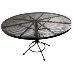 Retro Mid-Century Modern Woodard Outdoor  Iron 48" Round Dining Table