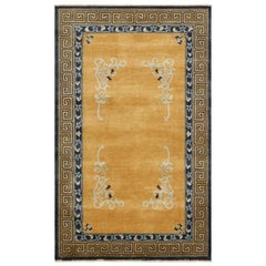 Rug & Kilim - Tappeto da corsa cinese in stile Art Deco in oro con motivi floreali