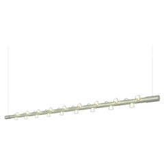 Lampada a sospensione contemporanea Lucy Large Linear Green Aluminum di JSPR