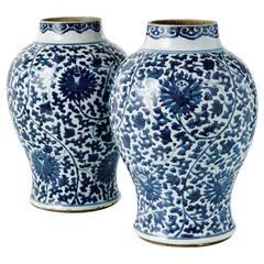Pair of Chinese Kangxi Period Jars, circa 1700
