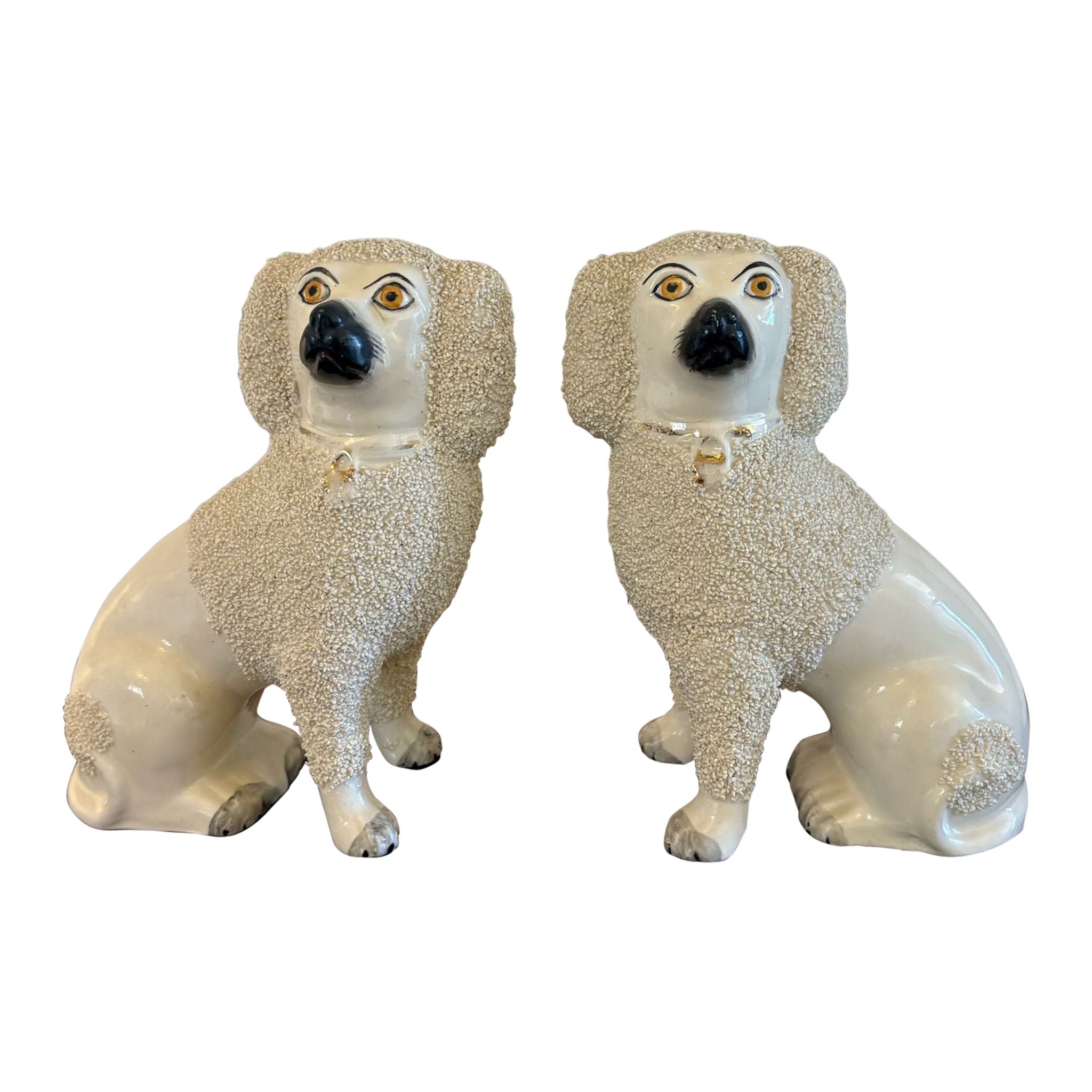 Pareja de caniches antiguos de Staffordshire de calidad victoriana