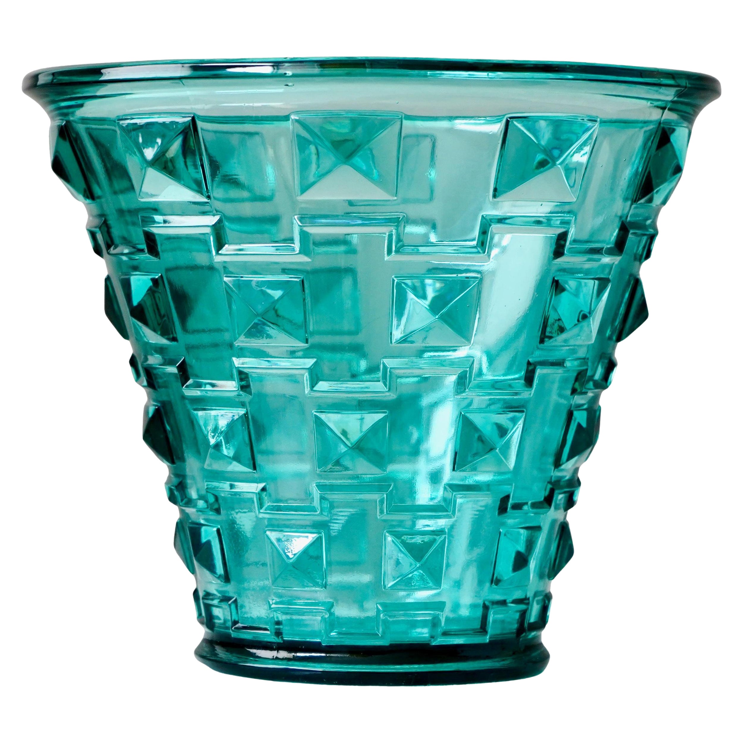 Vaso in vetro verde Art Deco di Simon Gate. Orrefors, Svezia, 1930. Swedish Grace.