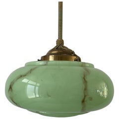 Lámpara de techo Art Decó de cristal verde, años 1940, Alemania