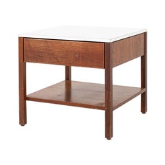 Mesilla de noche/armario de nogal Florence Knoll de los años 60 con tapa de laminado