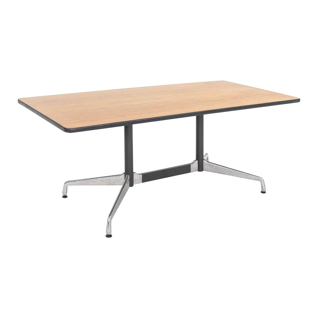 1977 Herman Miller Eames Segmented Esstisch / Konferenztisch aus Nussbaumholz