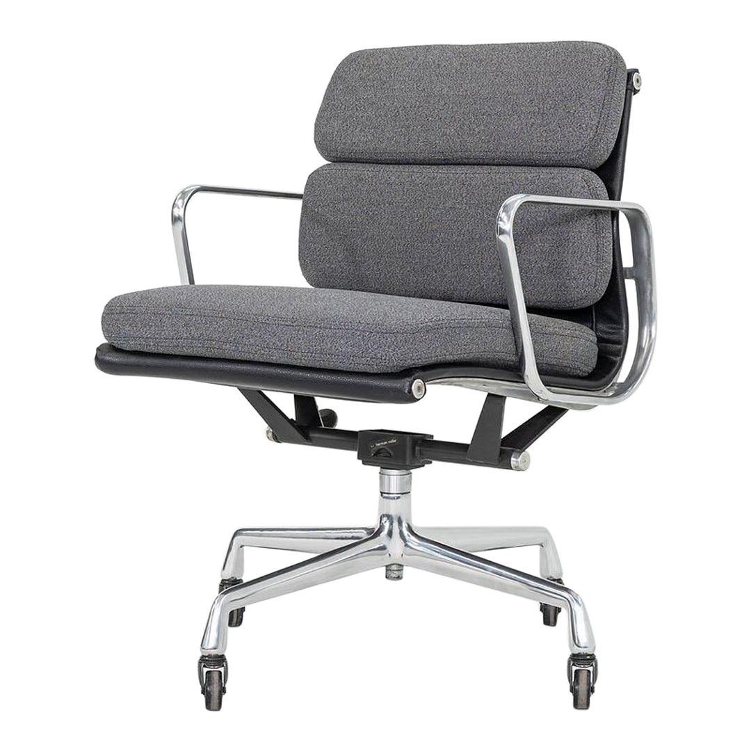 1977 Herman Miller Eames Soft Pad Management Desk Chair in Two-Tone