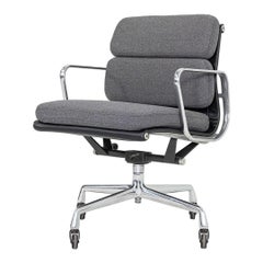 1977 Herman Miller Eames Soft Pad Management Desk Chair in Two-Tone