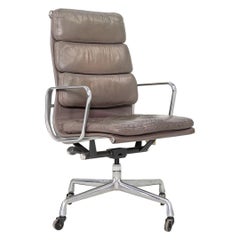 1973 Herman Miller Silla de escritorio Eames Executive Soft Pad de cuero gris
