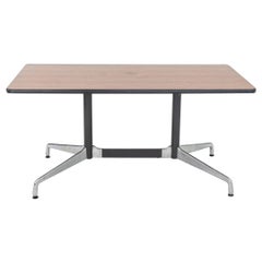 1997 Herman Miller Eames Mesa de comedor / conferencia segmentada 30x60 en roble oscuro