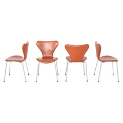 2004 - Arne Jacobsen pour Fritz Hansen - Series 7 de chaises de salle à manger en cuir