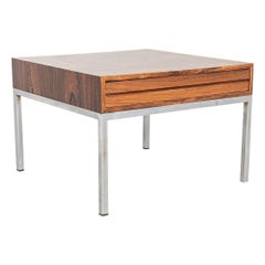 Table d'appoint/d'extrémité danoise des années 1960 avec base en acier chromé et tiroir