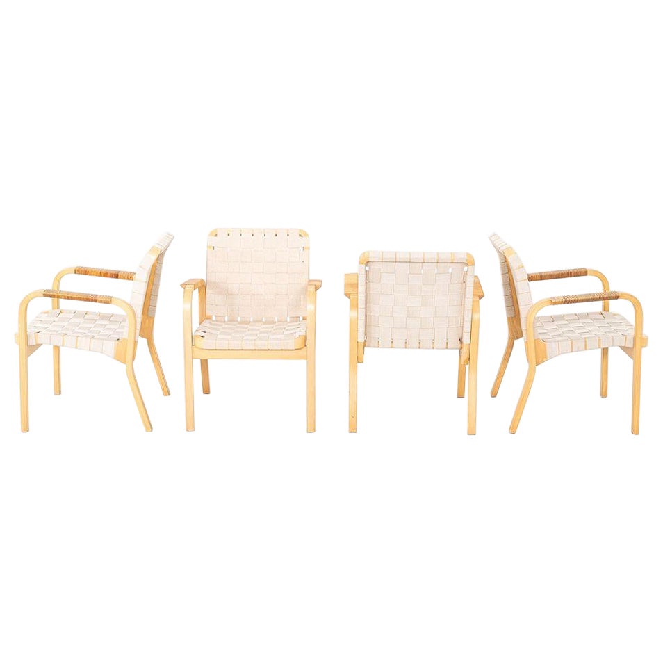 Set de cuatro sillas de comedor de los años 70 Alvar y Aino Aalto para Artek Model 45