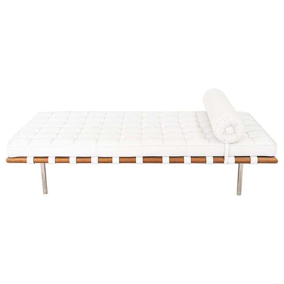 2005 Mies van der Rohe for Knoll Barcelona Daybed in Spinneybeck Espana Leather