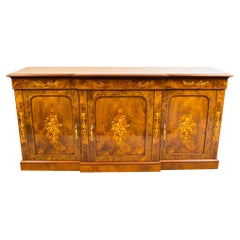 Buffet ancien à 3 portes en marqueterie de ronce de noyer Début du 20e siècle