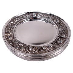 Stieff Rose Baltimore Repousse Sterlingsilber Brot- und Butterteller mit Brotmotiv