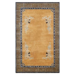 Rug & Kilim's Chinese Art Deco Style Runner Rug en or avec motifs floraux