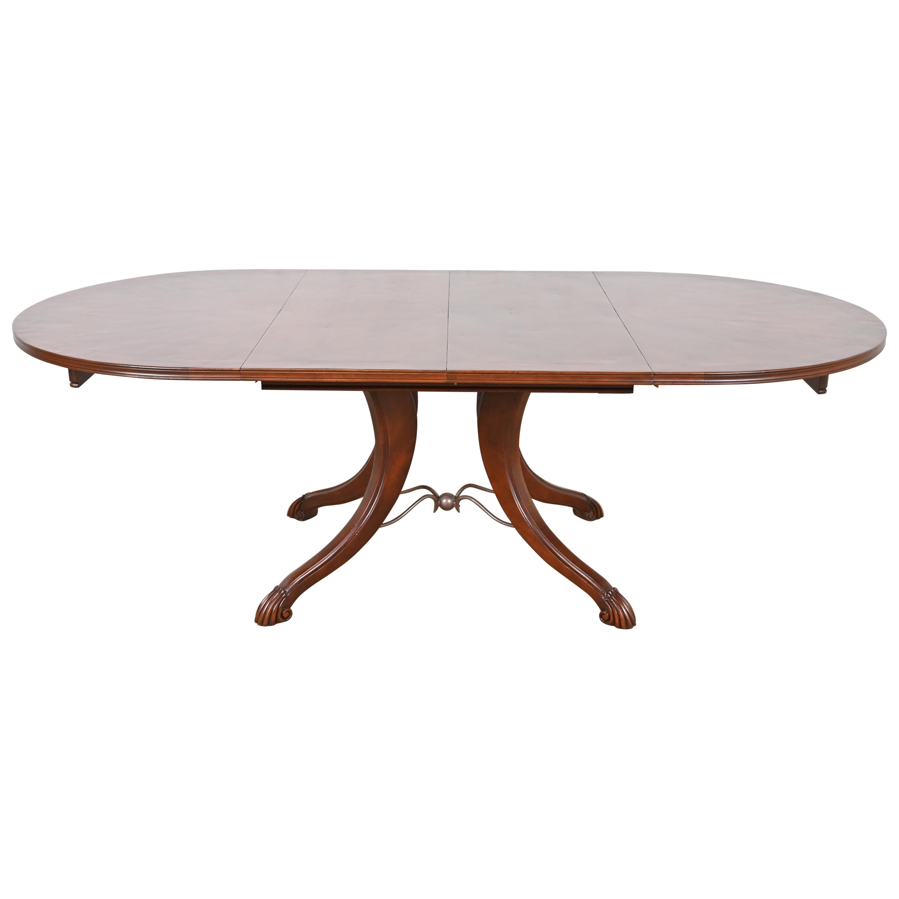 Mesa de comedor italiana provincial tallada en madera de cerezo de Emanuel Morez, repintada