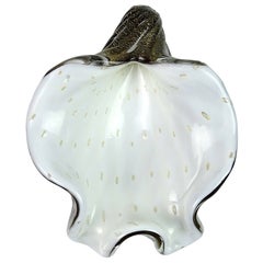 Murano Barbini White Black Gold Fleck Italian Art Glass Seashell Sculptural Bowl (bol sculptural en forme de coquillage)