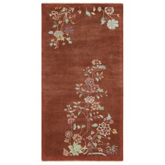 Rug & Kilims chinesischer Läufer im Art Deco Stil in Brown mit floralen Mustern