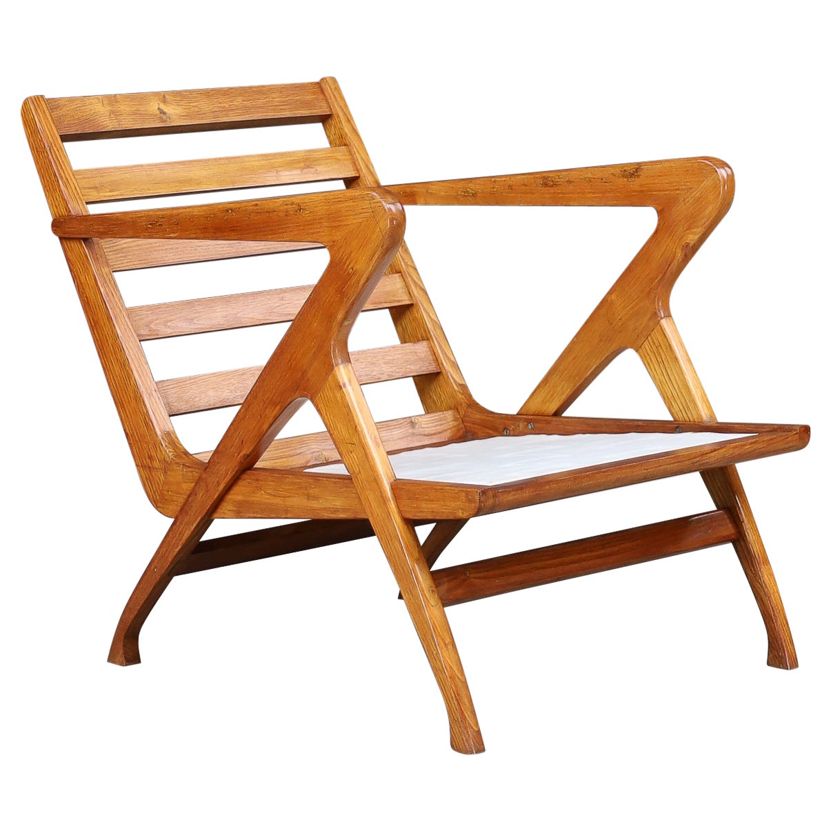 Poltrona scultorea in legno di noce italiano, anni '50 - Icone del design moderno del Medioevo