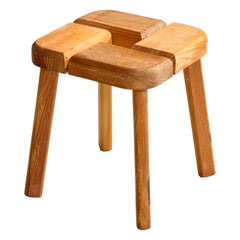 Finnischer Designer, Hocker, Kiefernholz, Finnland, 1970er Jahre