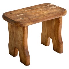 Schwedischer Designer, kleiner Hocker, Kiefernholz, Schweden, 1940er Jahre