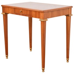 Baker Furniture Regencia Francesa Luis XVI Escritorio Pequeño de Cerezo y Madera Dorada