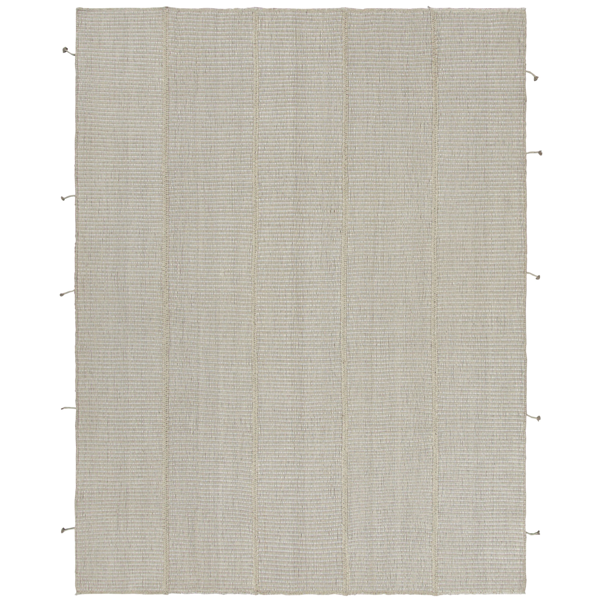 Kilim contemporáneo de Rug & Kilim con rayas texturadas en beige y crema