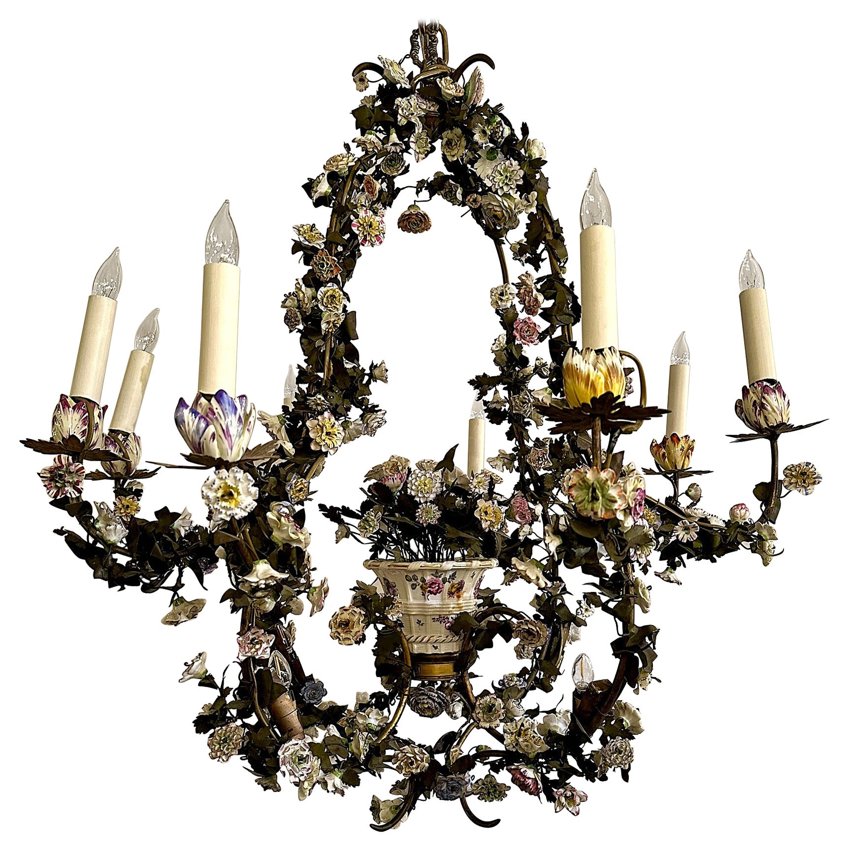 Antiker französischer Kronleuchter aus Bronze und Zinn mit sächsischen Porzellanblumen aus Porzellan, um 1890