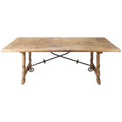 Un tavolo in legno di Oak Wood dei contadini spagnoli
