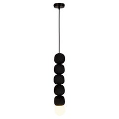 Lampe pendante en céramique à perles noires par Hatsu