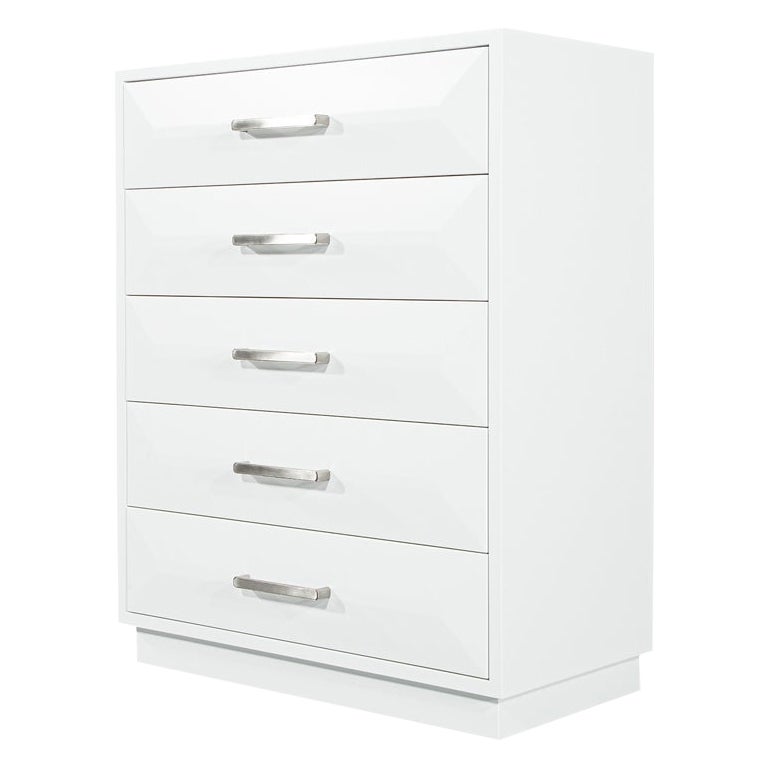 Carrocel Commodes and Chests of Drawers