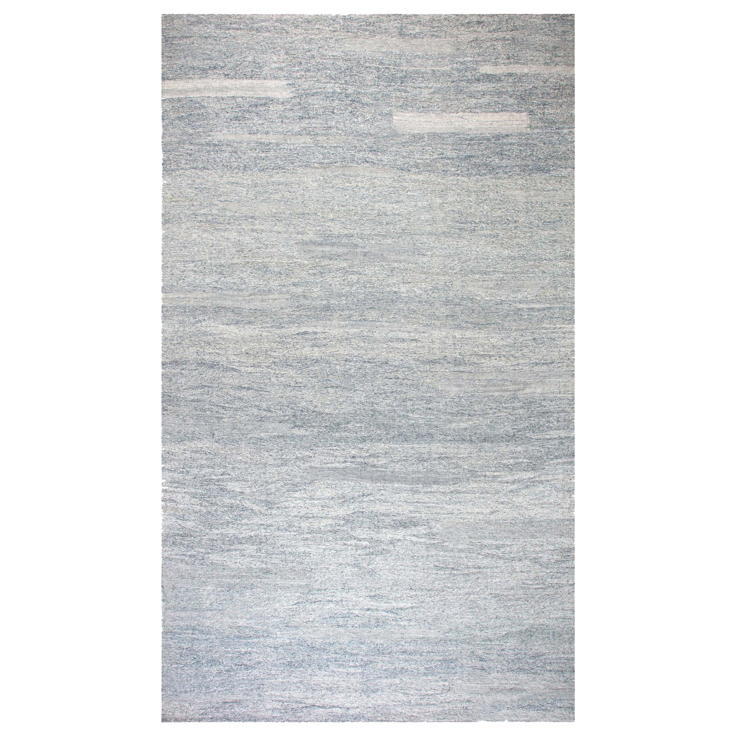 Tappeto contemporaneo in lana a trama piatta blu e bianca di Doris White Blau