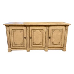 Buffet de style Régence française du 19e siècle sculpté et peint en blanc