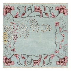 Rug & Kilim's Chinese Art Deco Style Square Rug, Light Blue with Floral Patterns (tapis carré de style art déco chinois, bleu clair avec motifs floraux)