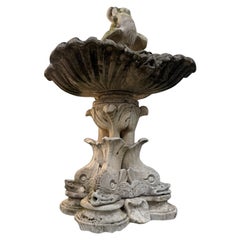 Monumentaler italienischer Wasserbrunnen des 18. Jahrhunderts mit Delphin-Skulpturen