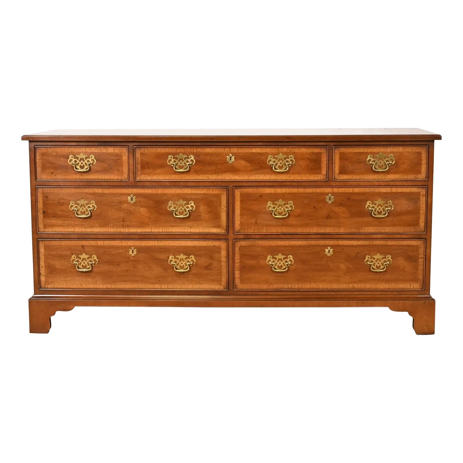 Henredon Georgian Banded Mahagoni Sieben-Schubladen-Kombination oder Credenza