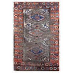 Tapis du Karabagh caucasien du 19e siècle en ivoire, terre cuite, bleu, bleu marine