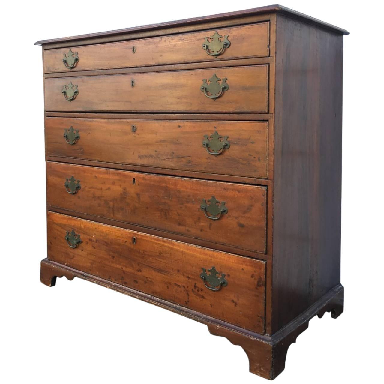 18th Century Chippendale Graduated Drawer Chest For Sale